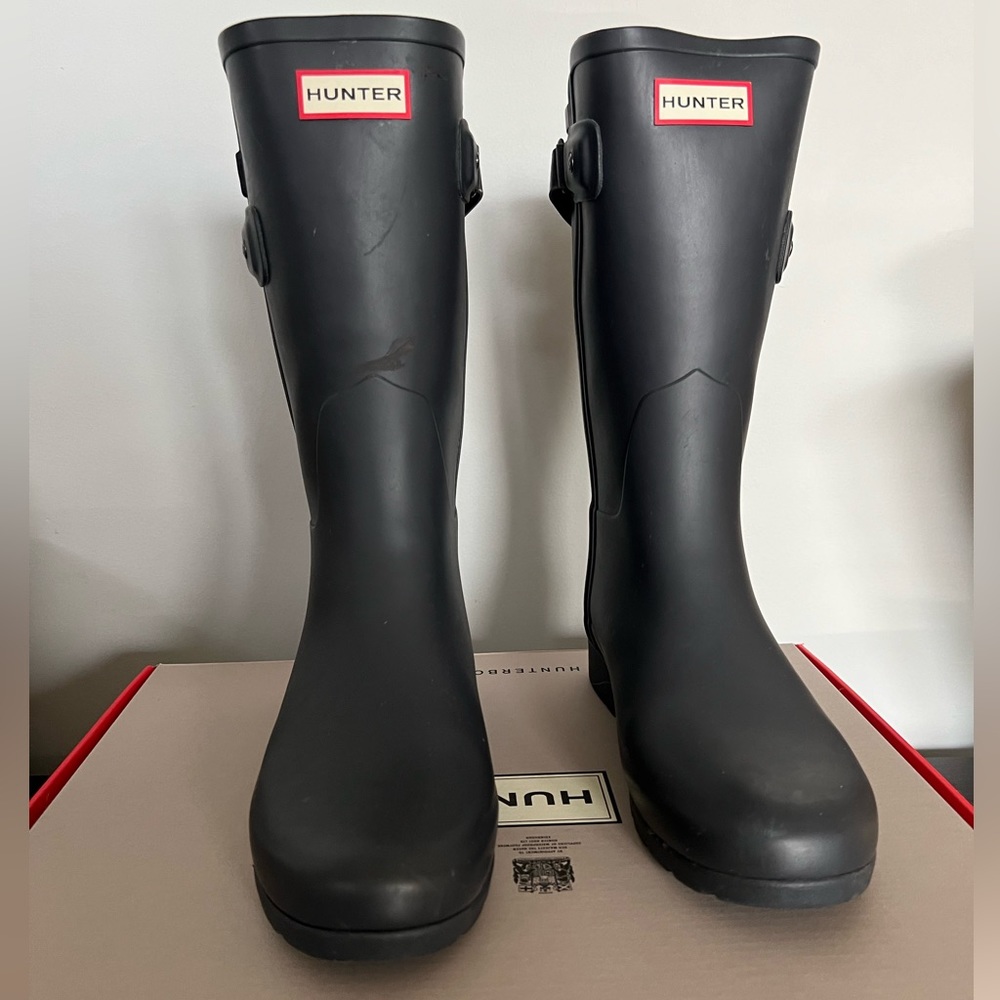RARE Hunter Two-Toned Refined Boot